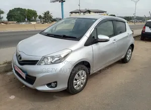 Toyota Vitz 2013 Silver
