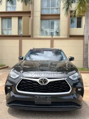 Toyota Highlander XLE 2022 Black
