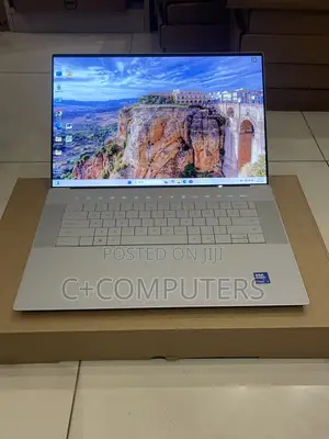 New Laptop Dell XPS 15 16GB Intel Core Ultra 7 SSD 512GB