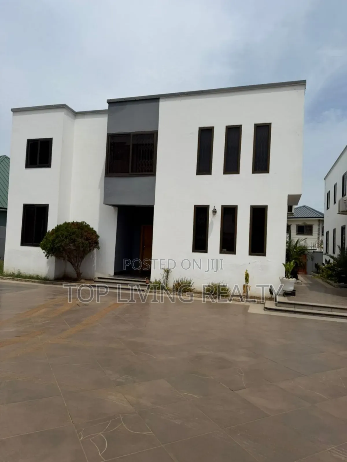2bdrm Apartment in West Trassaco, East Legon for rent