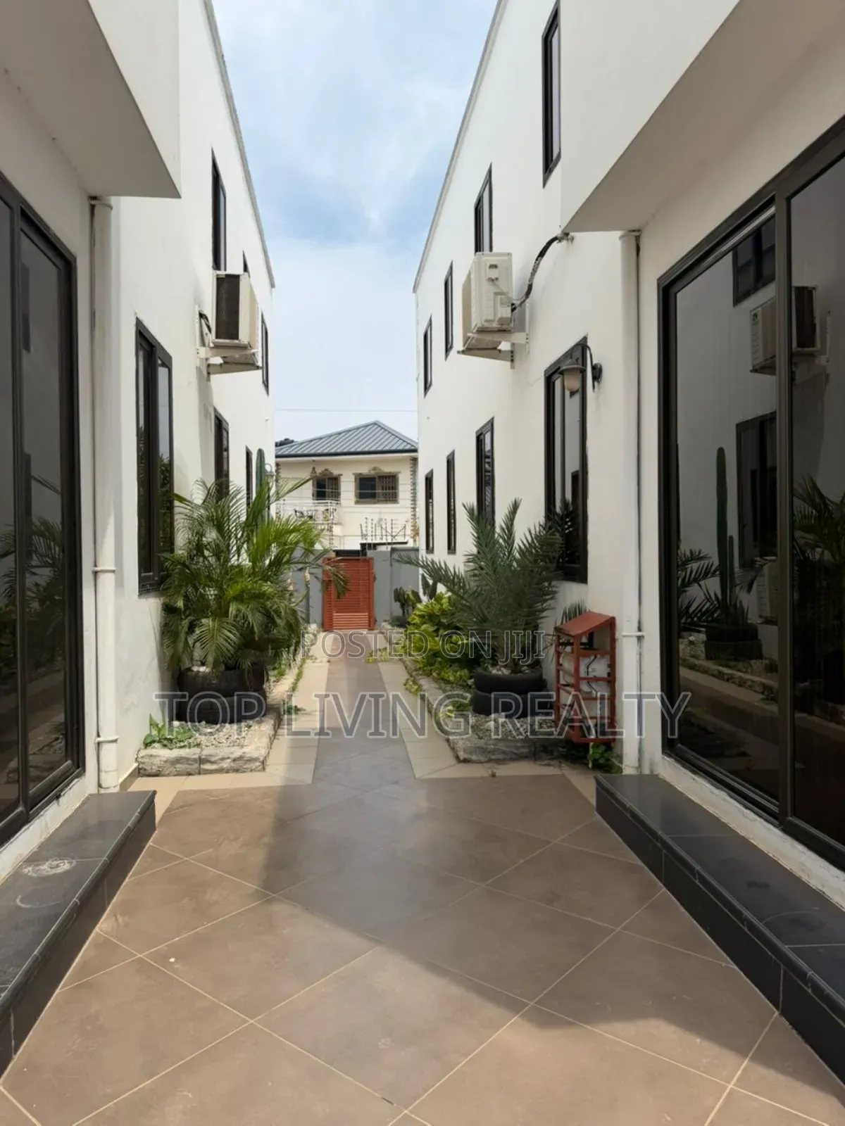 2bdrm Apartment in West Trassaco, East Legon for rent