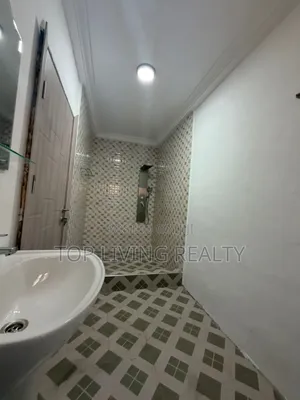 4bdrm Apartment in Nanakrom, Nmai-Dzorn for rent