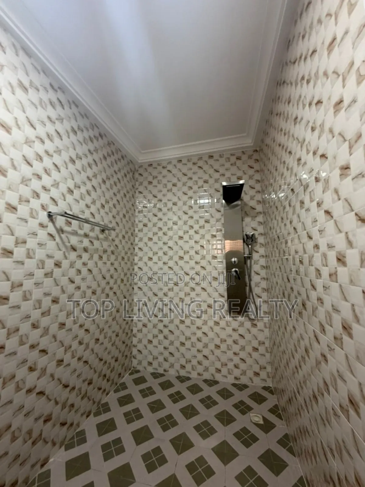 4bdrm Apartment in Nanakrom, Nmai-Dzorn for rent