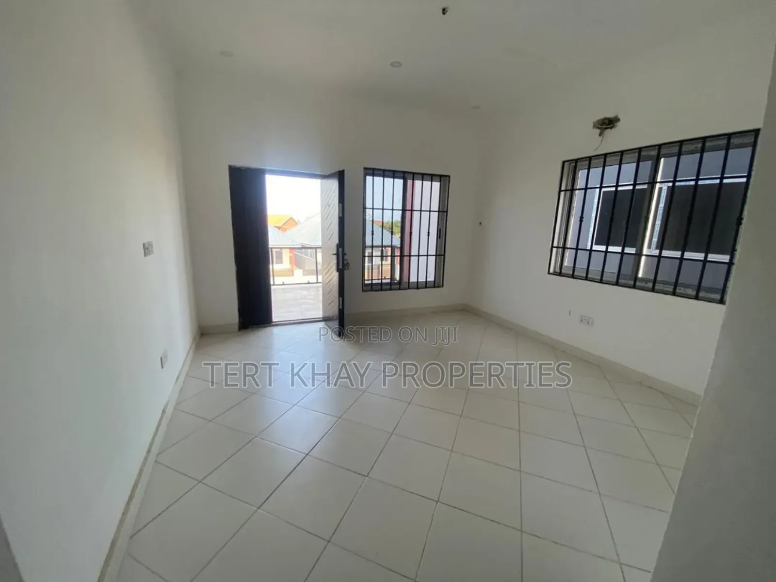 5bdrm House in Little Roses for rent