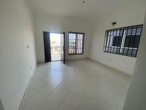 5bdrm House in Little Roses for rent