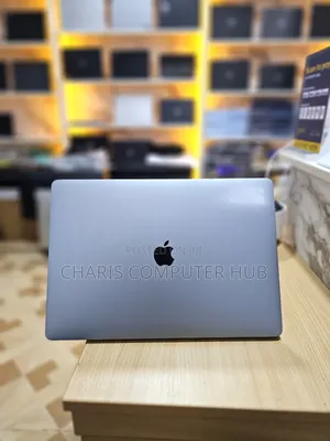 Laptop Apple MacBook Pro 2018 16GB Intel Core i7 SSD 256GB