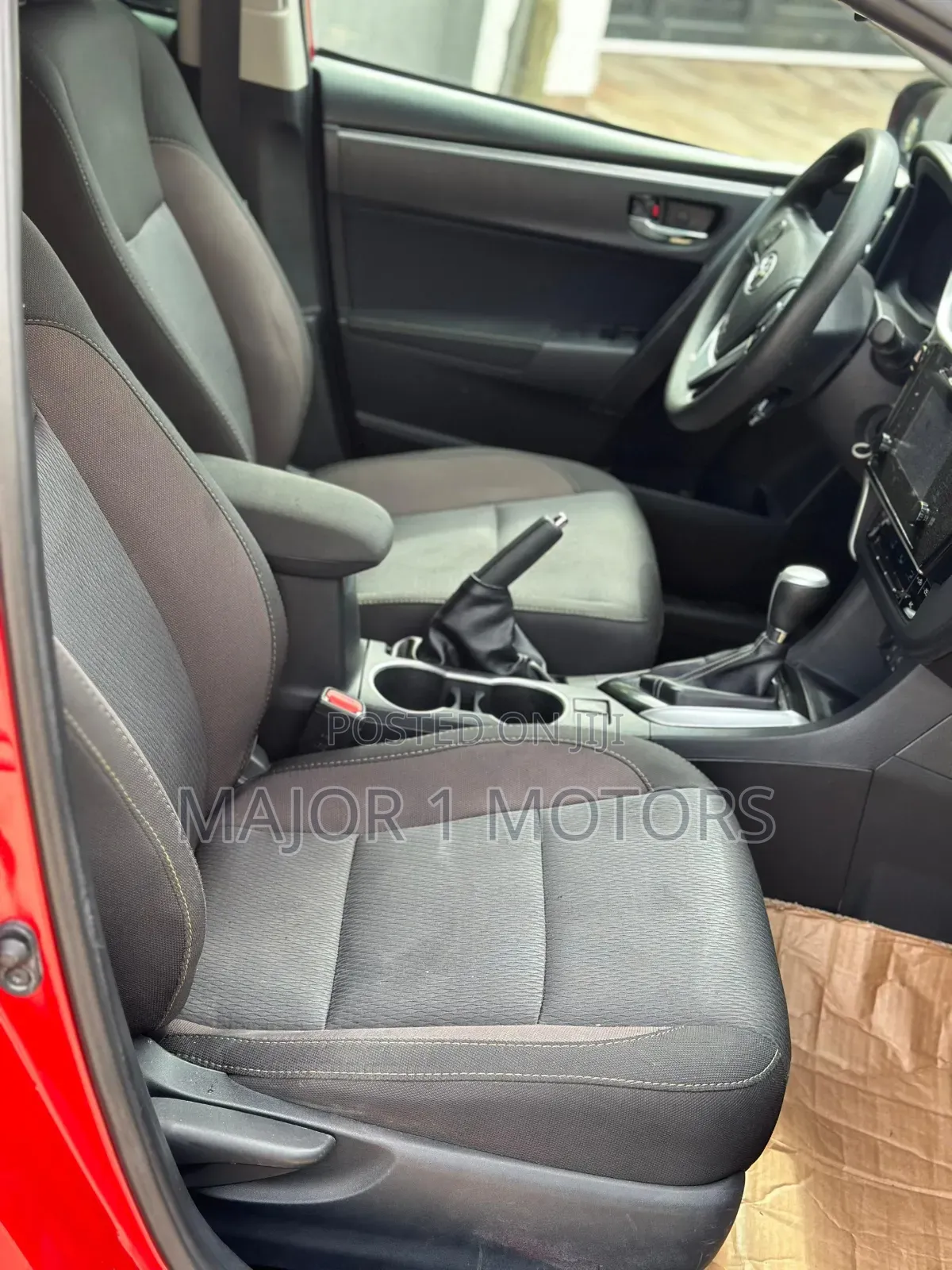 Toyota Corolla LE ECO w/Package 1 4dr Sedan (1.8L 4cyl CVT) 2017 Red