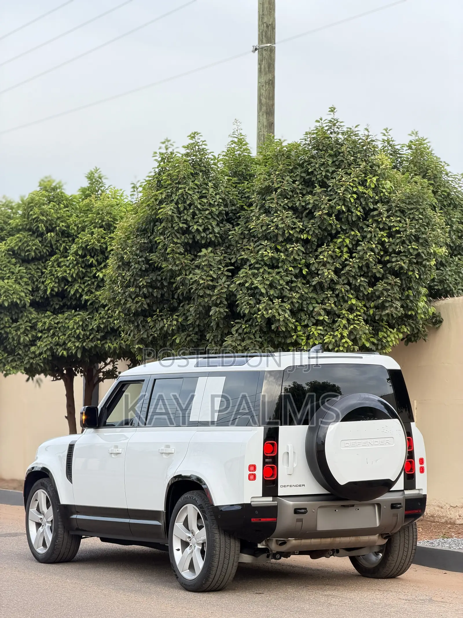 Land Rover Defender 2025 White