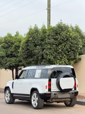 Land Rover Defender 2025 White
