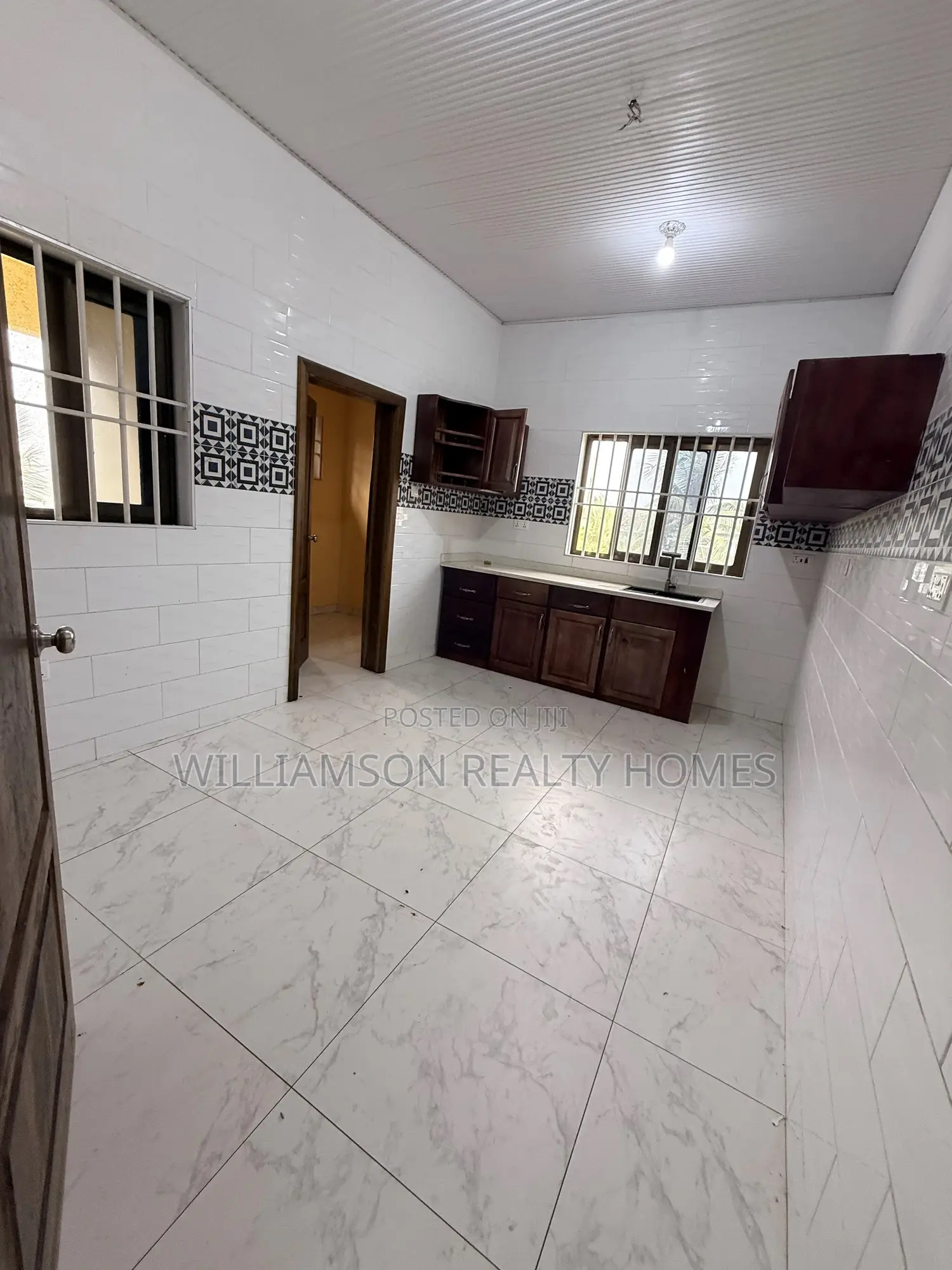 3bdrm Apartment in Hfc Estate Area, Spintex for rent