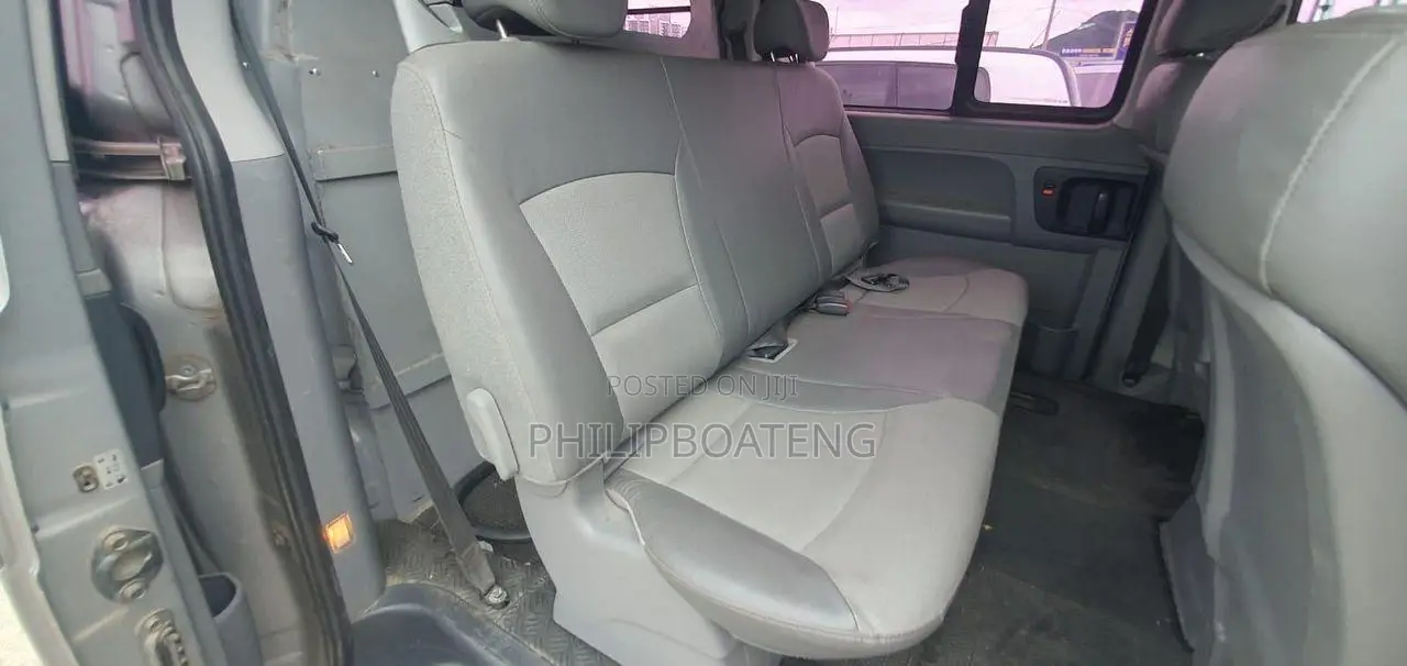 Hyundai H1 2016 Silver