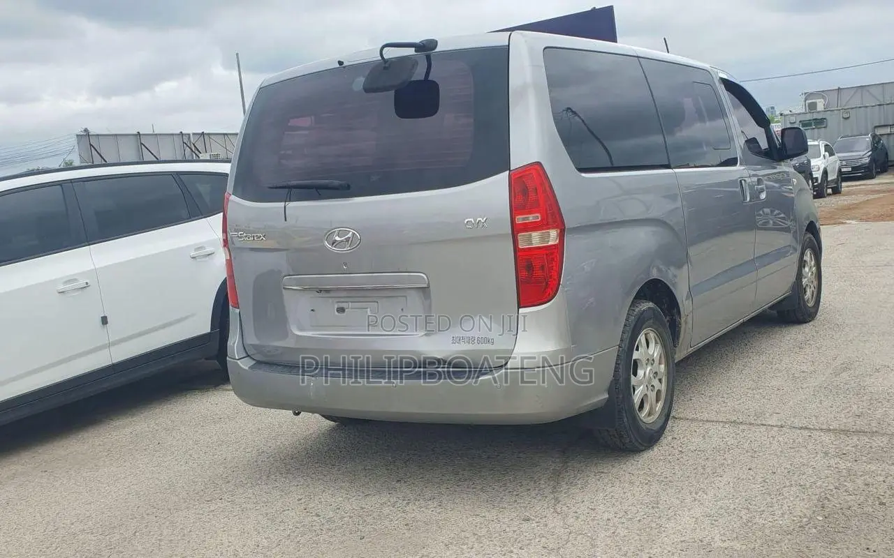Hyundai H1 2016 Silver