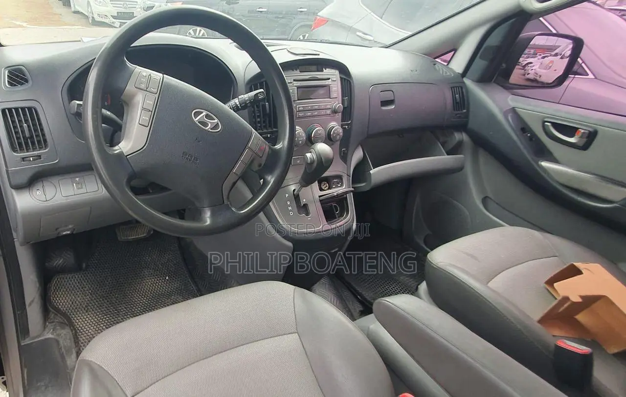 Hyundai H1 2016 Silver