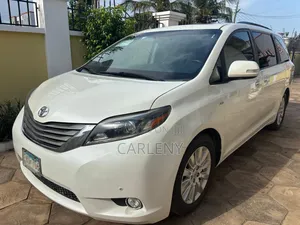 Toyota Sienna 2015 Pearl