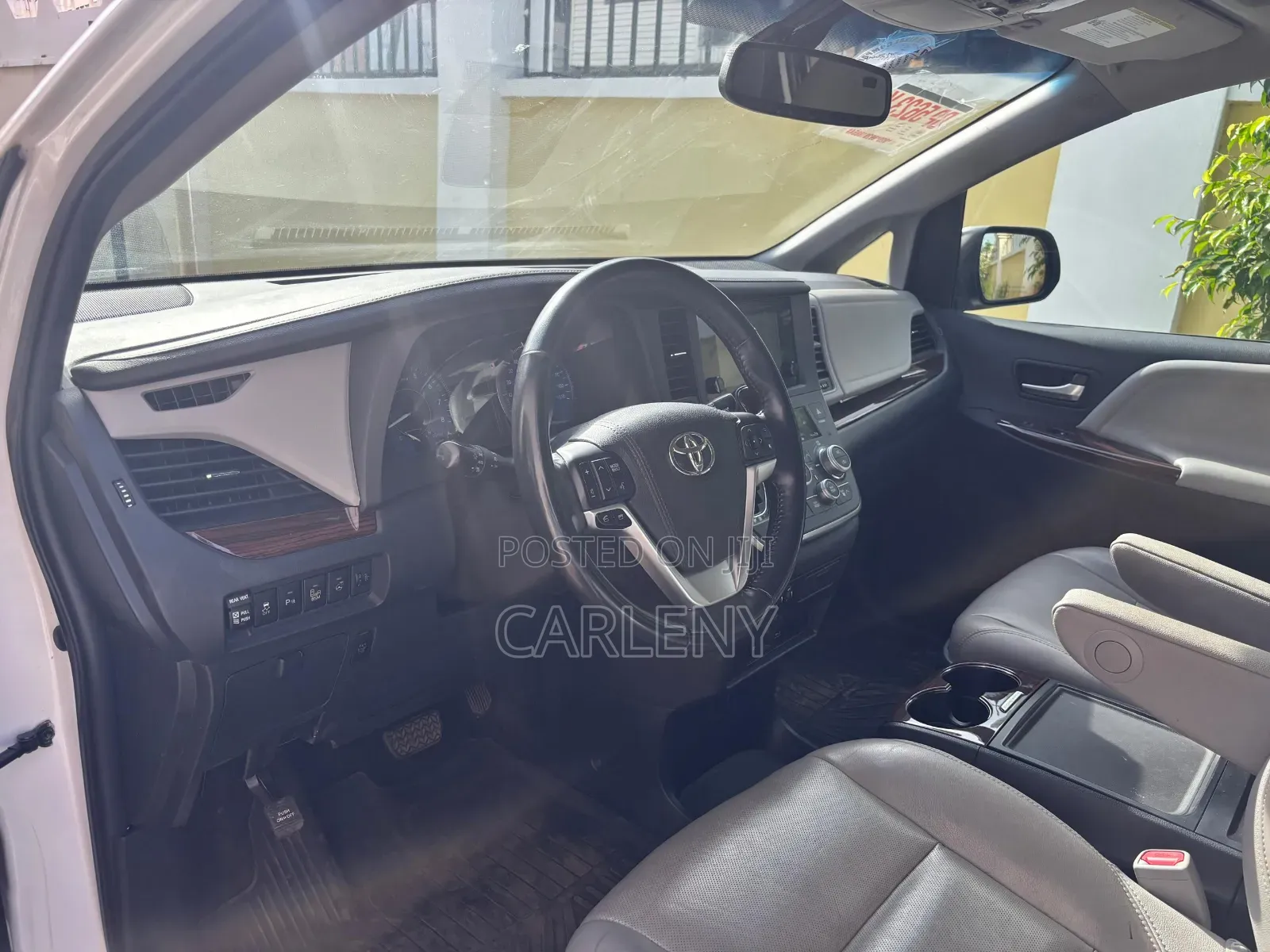 Toyota Sienna 2015 Pearl
