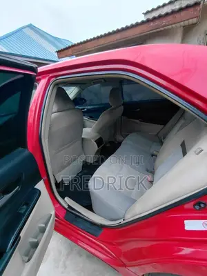 Toyota Camry SE 4dr Sedan (2.5L 4cyl 6A) 2012 Red