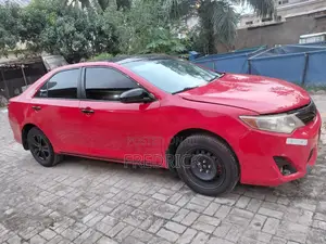 Toyota Camry SE 4dr Sedan (2.5L 4cyl 6A) 2012 Red