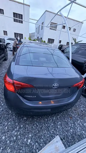 Toyota Corolla LE Eco (1.8L 4cyl 2A) 2019 Black