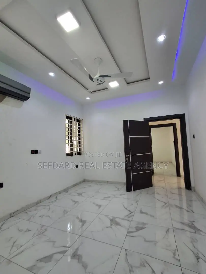 4bdrm Duplex in Sefdard Properties, Haatso for sale