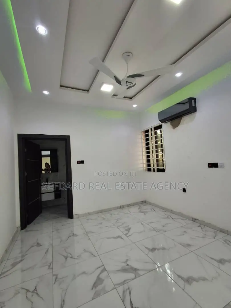 4bdrm Duplex in Sefdard Properties, Haatso for sale