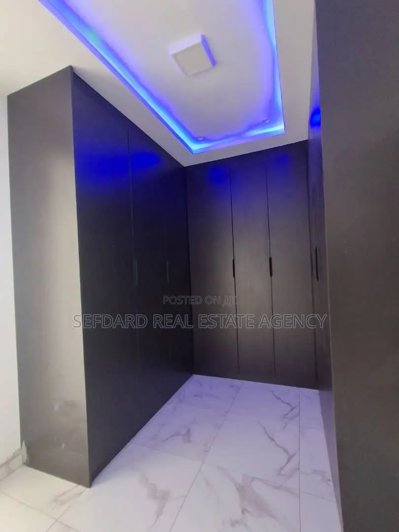 4bdrm Duplex in Sefdard Properties, Haatso for sale
