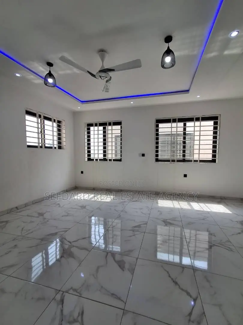 4bdrm Duplex in Sefdard Properties, Haatso for sale