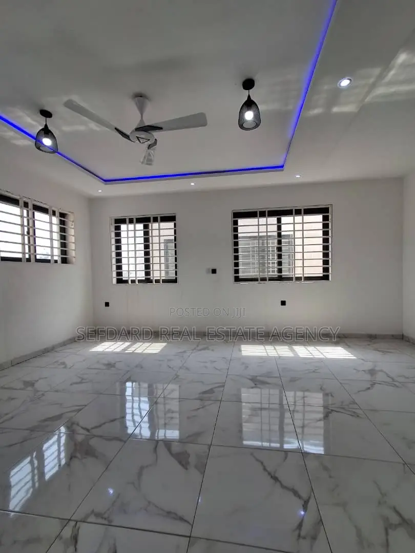 4bdrm Duplex in Sefdard Properties, Haatso for sale