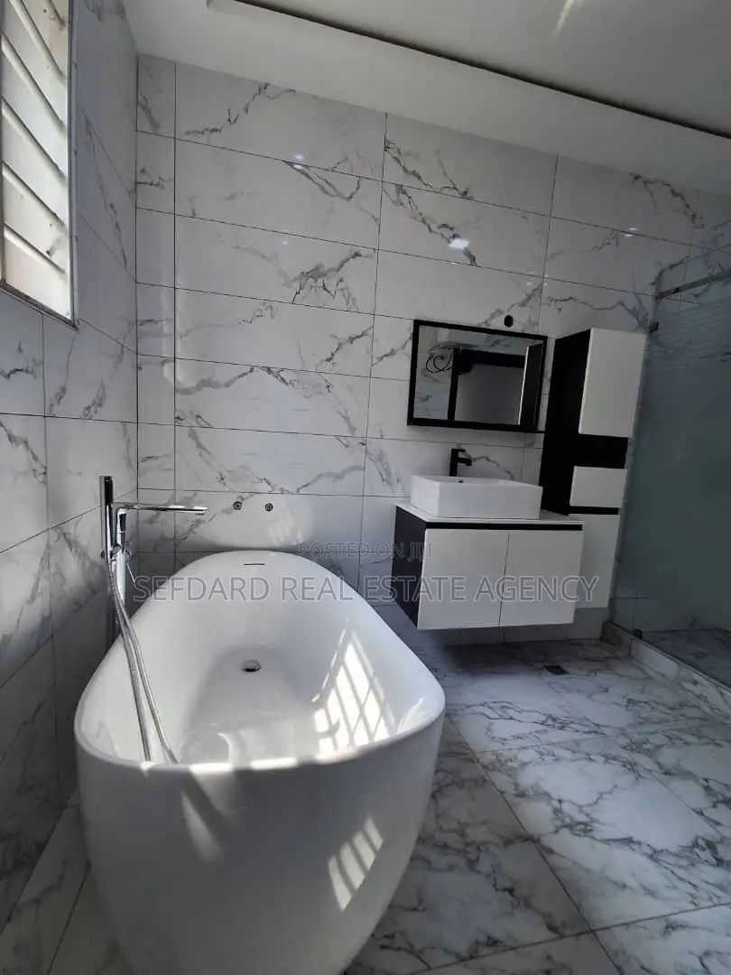 4bdrm Duplex in Sefdard Properties, Haatso for sale