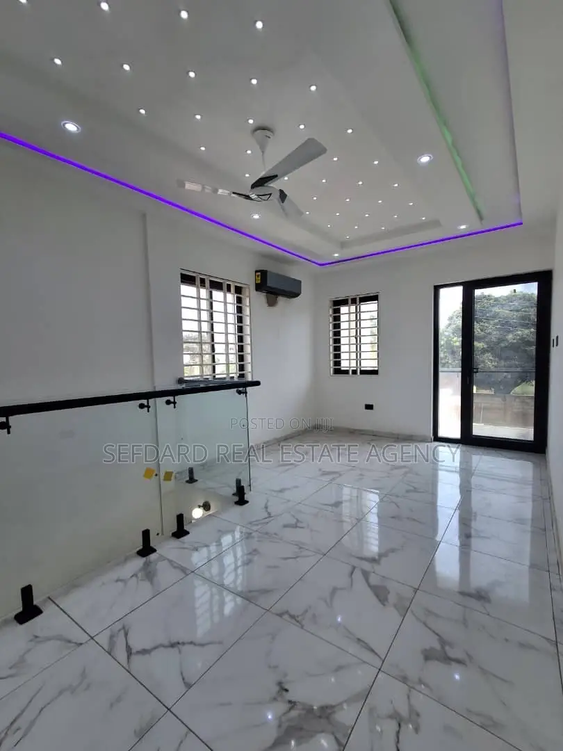 4bdrm Duplex in Sefdard Properties, Haatso for sale
