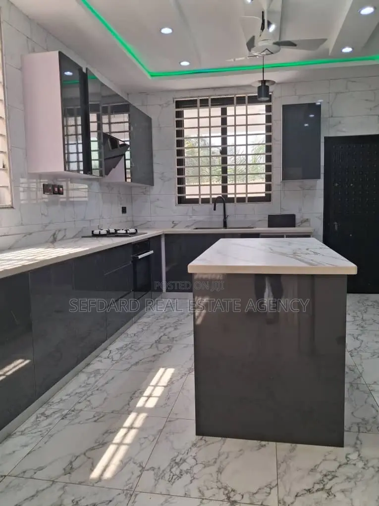 4bdrm Duplex in Sefdard Properties, Haatso for sale