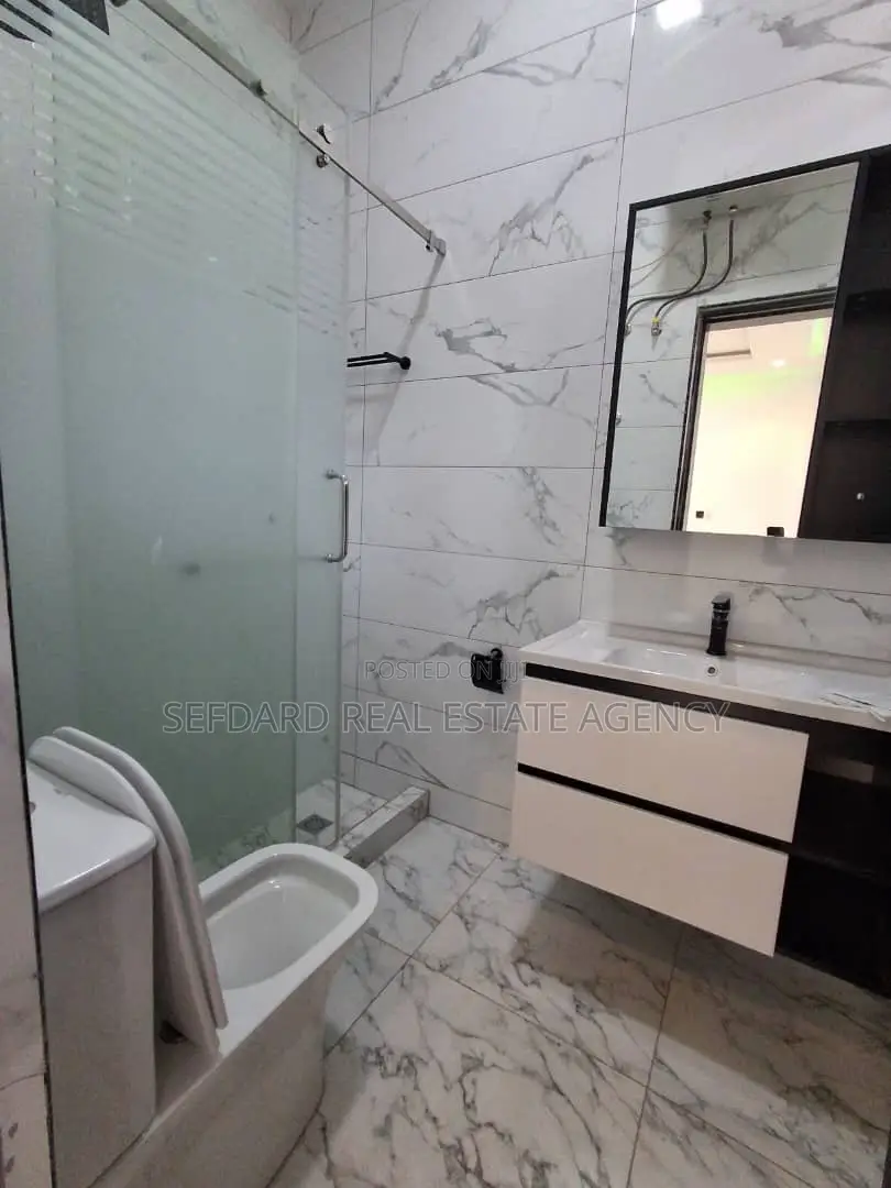 4bdrm Duplex in Sefdard Properties, Haatso for sale