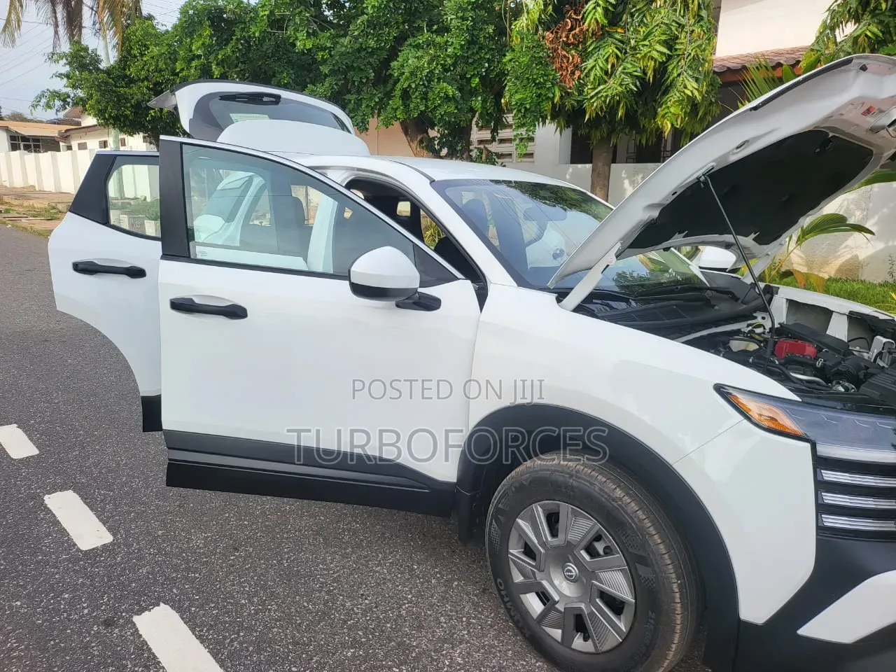 Nissan Kicks SV AWD 2025 White