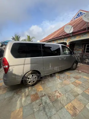 Hyundai H200 2015 Silver