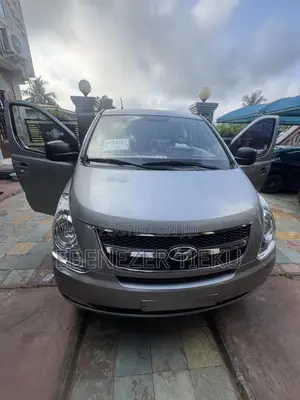 Hyundai H200 2015 Silver