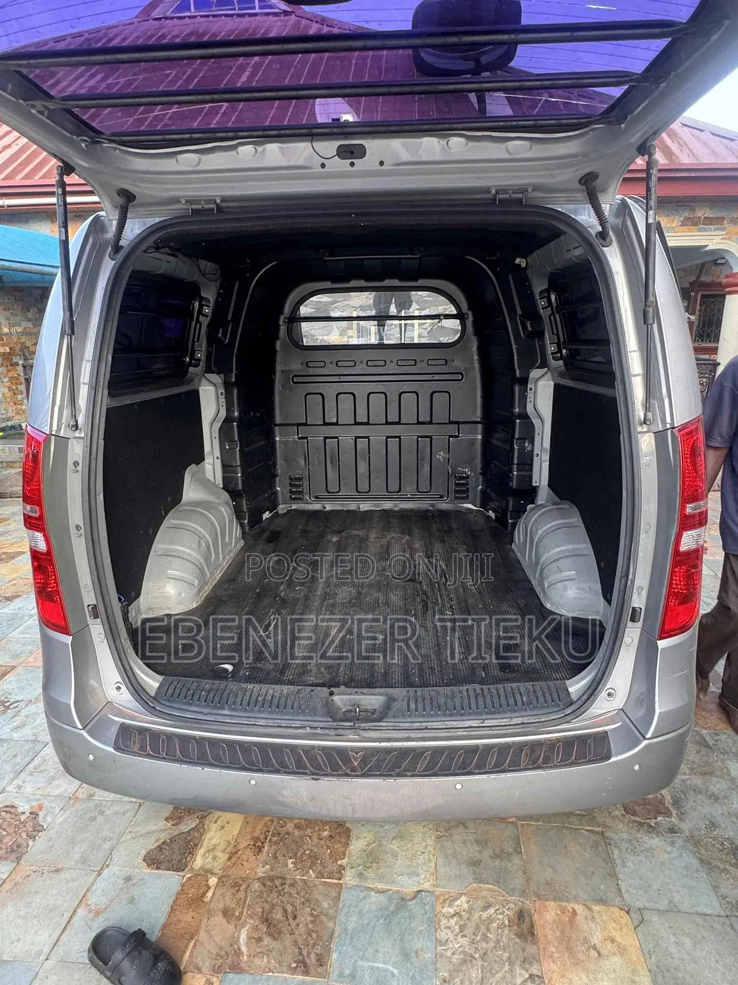 Hyundai H200 2015 Silver