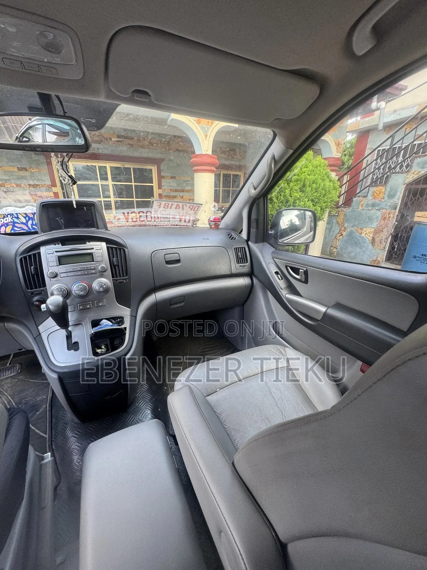 Hyundai H200 2015 Silver