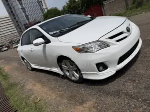 Toyota Corolla S Special Edition 4dr Sedan (1.8L 4cyl 4A) 2013 White
