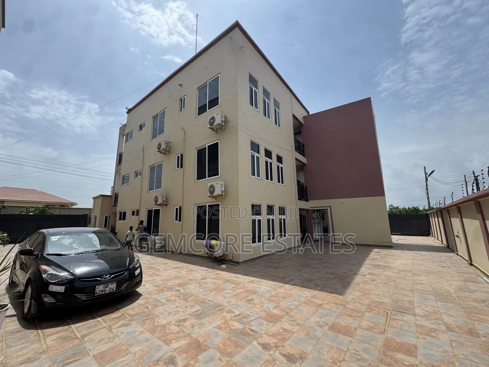 2bdrm Apartment in Trasacco, Adjiriganor for rent