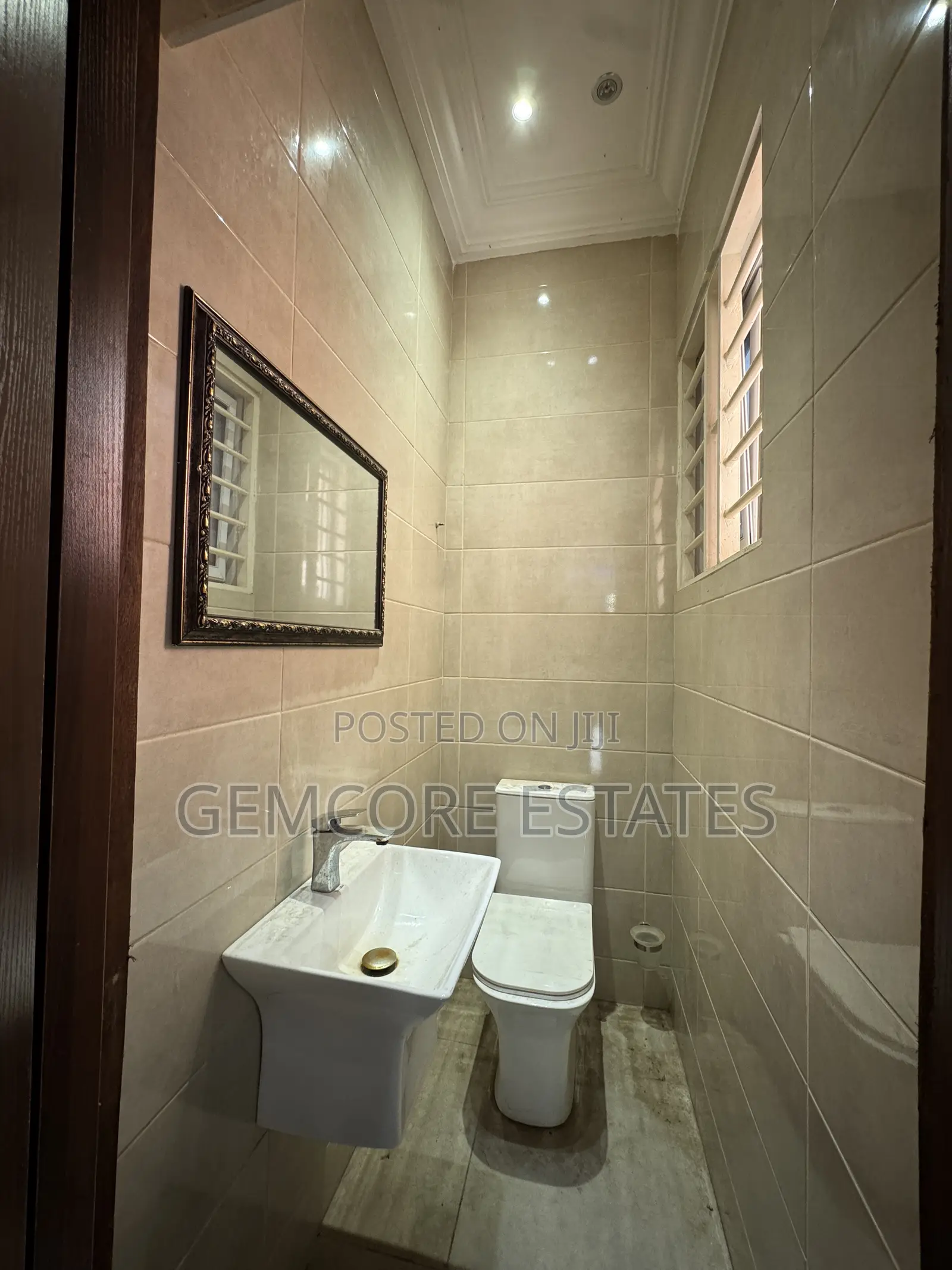 2bdrm Apartment in Trasacco, Adjiriganor for rent