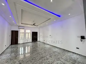 2bdrm Apartment in Trasacco, Adjiriganor for rent