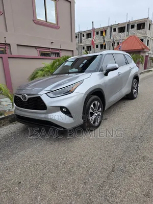 Toyota Highlander 2022 Silver