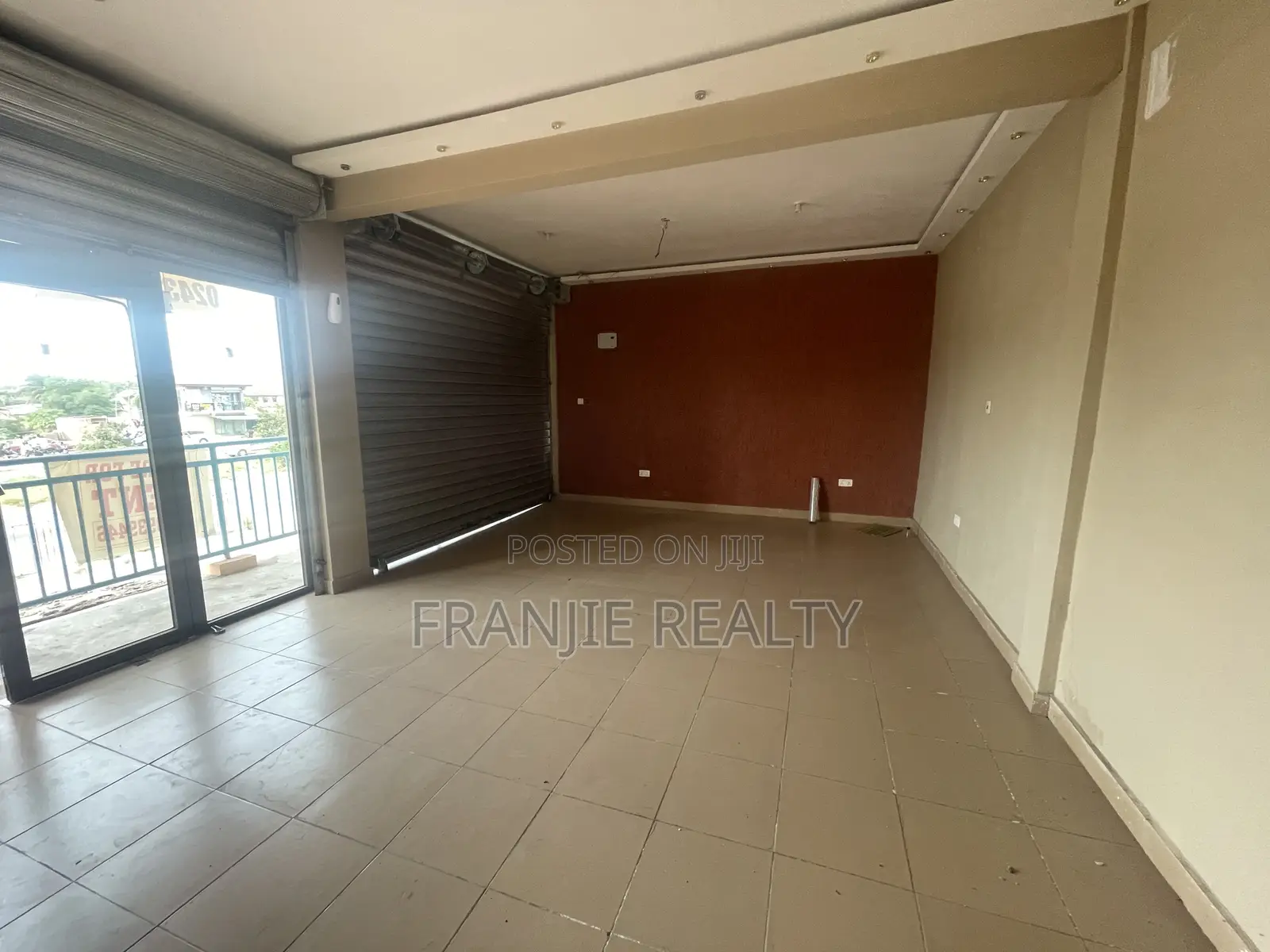 Shop/Office Space for Rent at Awoshie