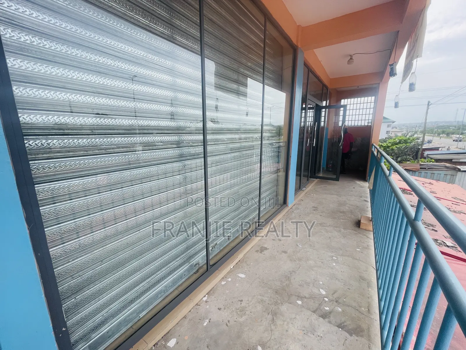 Shop/Office Space for Rent at Awoshie