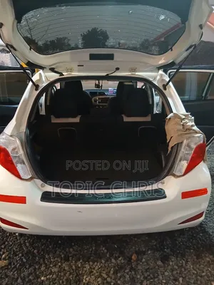 Toyota Yaris LE Hatchback 5dr 2013 White