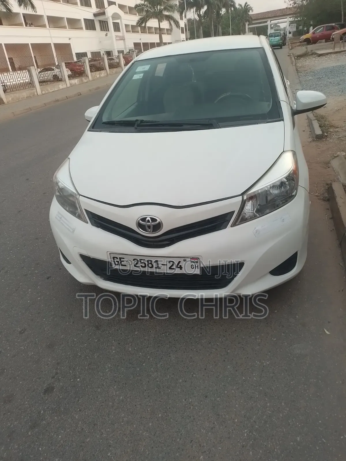 Toyota Yaris LE Hatchback 5dr 2013 White