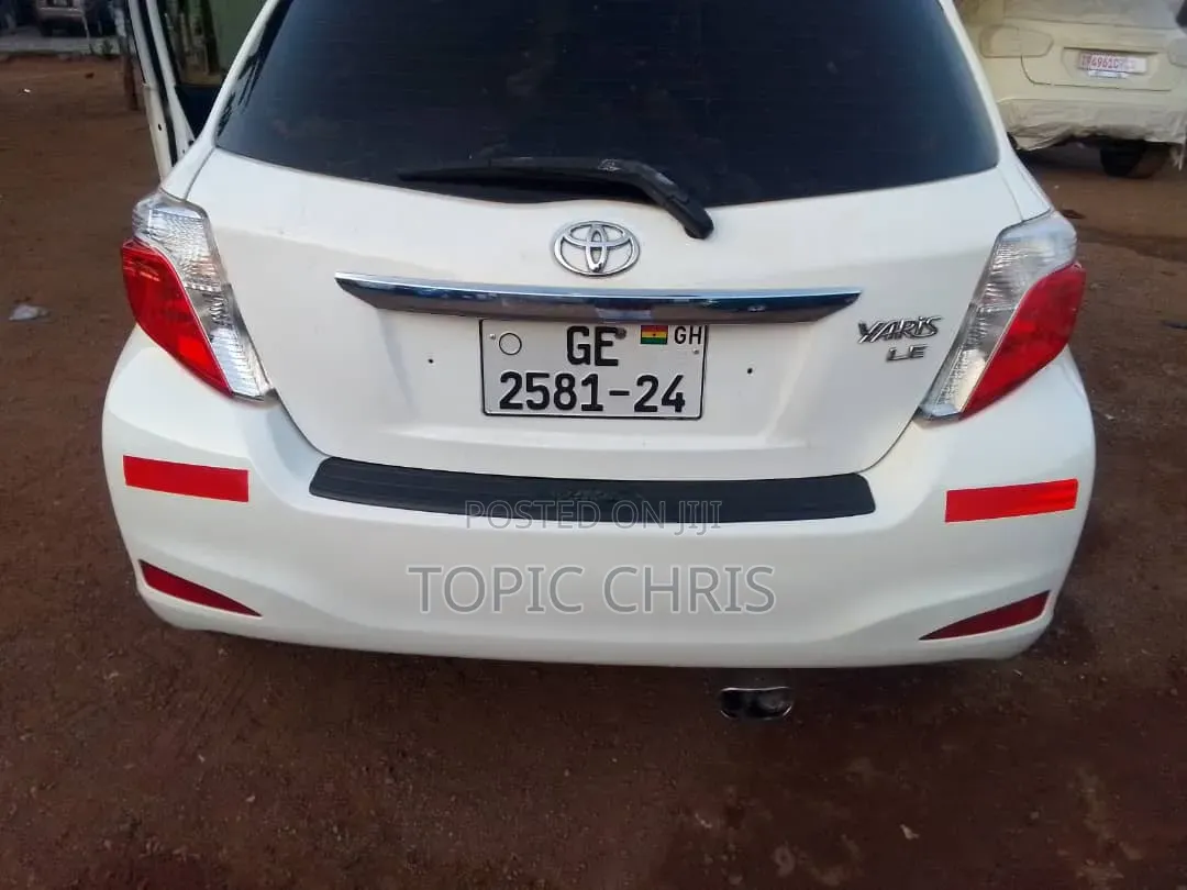 Toyota Yaris LE Hatchback 5dr 2013 White