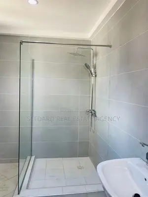 4bdrm Duplex in Sefdard Properties, Achimota for sale