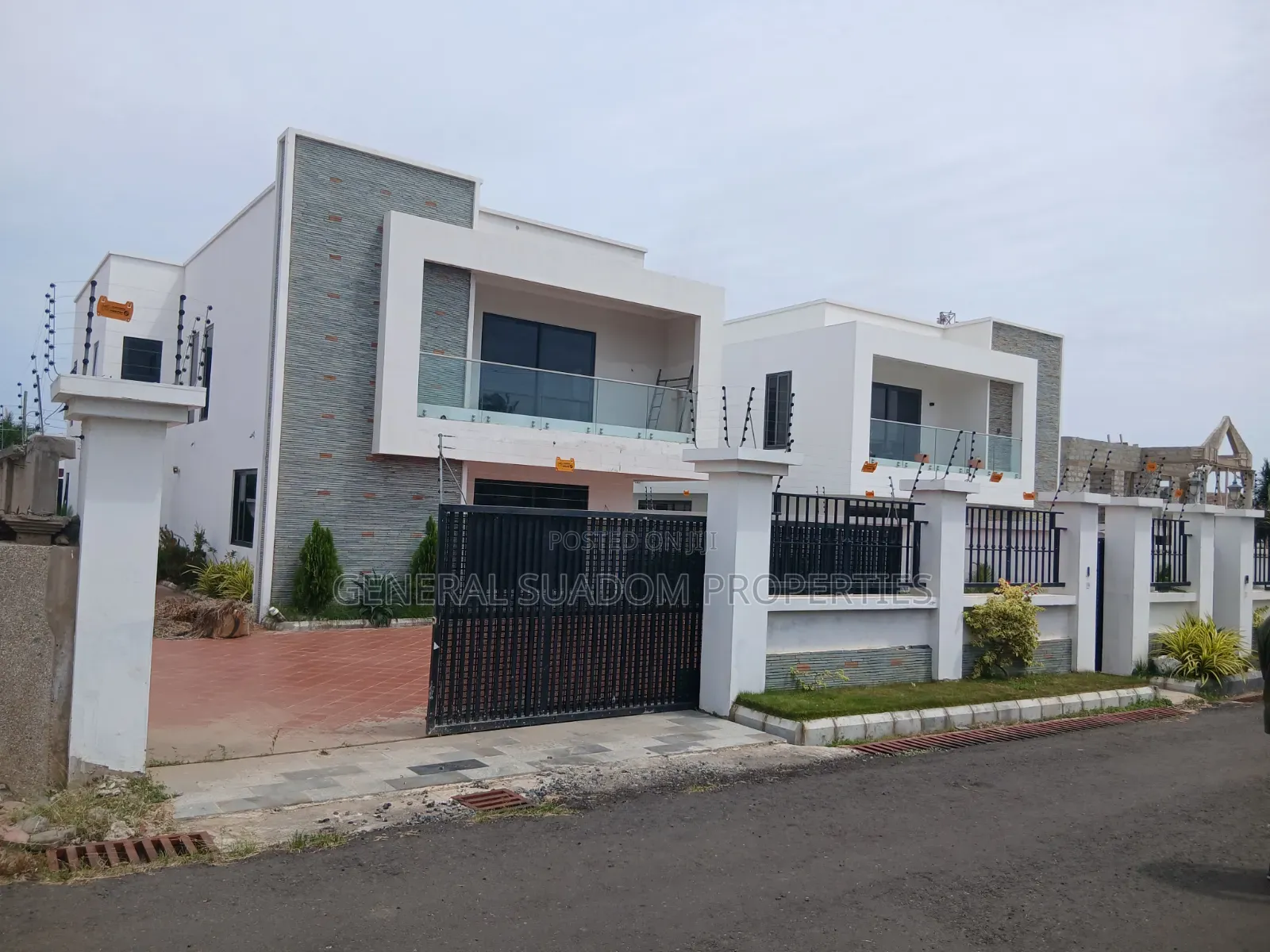 4bdrm Duplex in Suadom Properties, Sakumono for sale