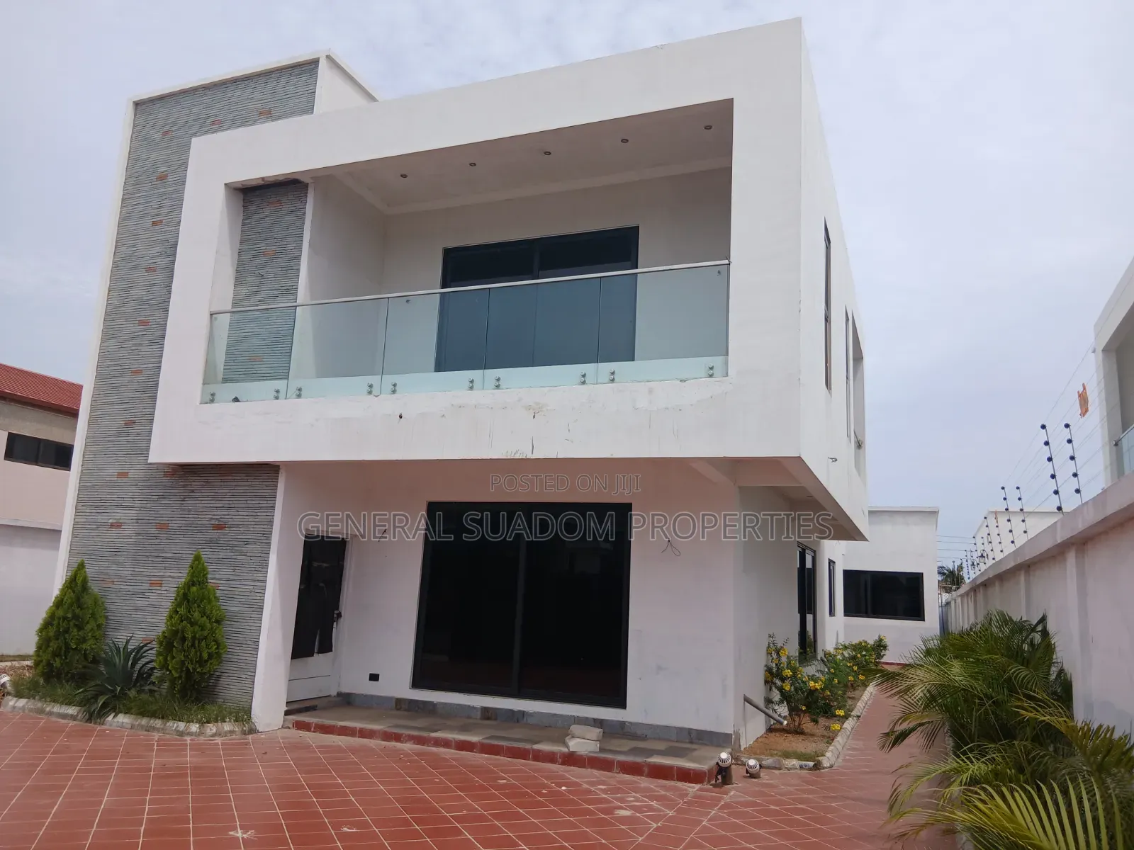 4bdrm Duplex in Suadom Properties, Sakumono for sale