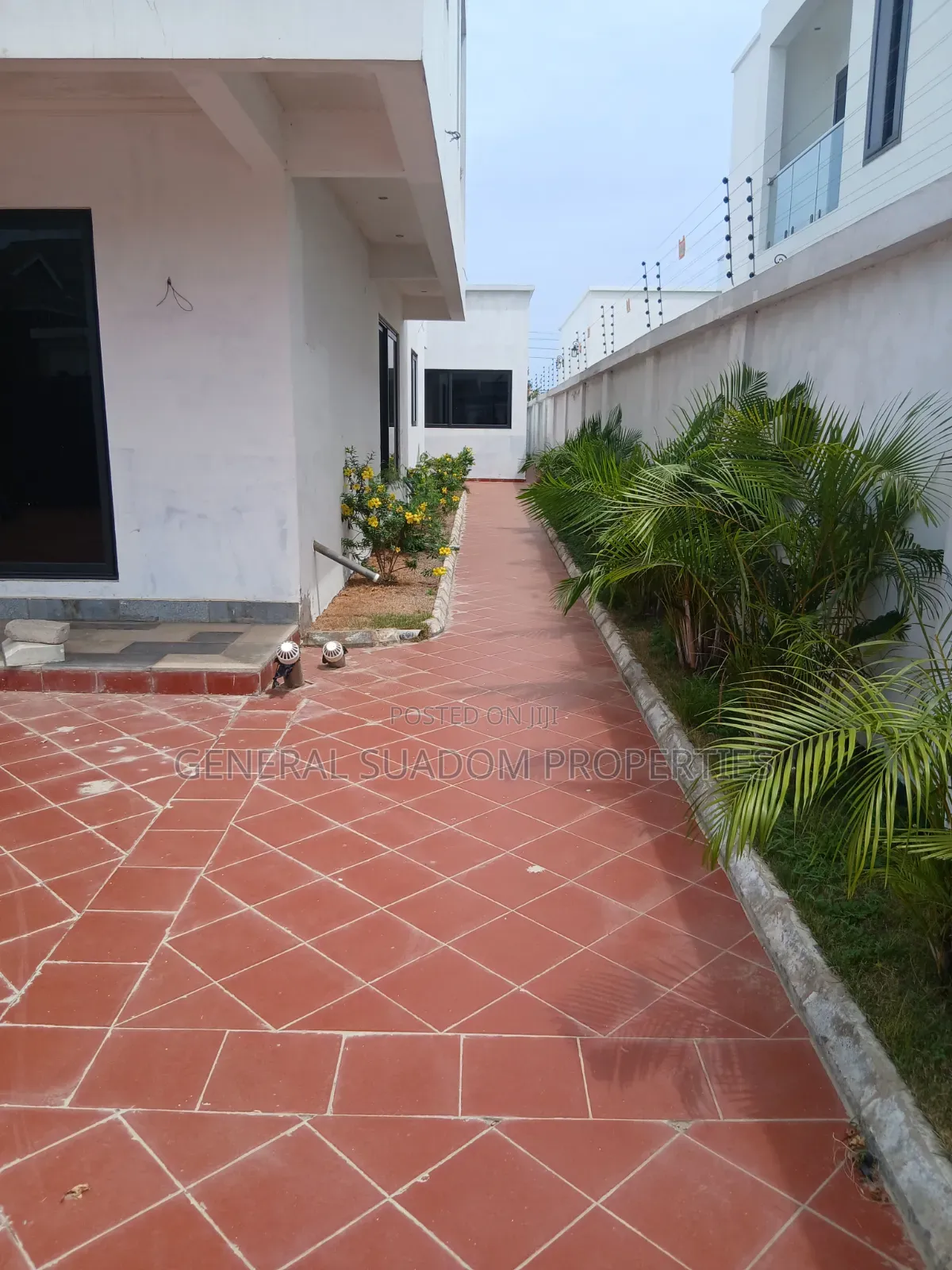 4bdrm Duplex in Suadom Properties, Sakumono for sale